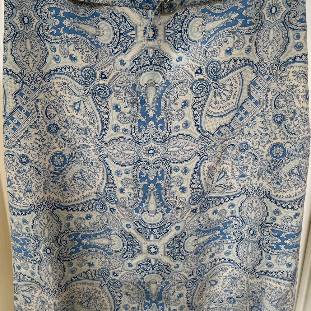 Banana Republic pale blue silk skirt ,gently worn .